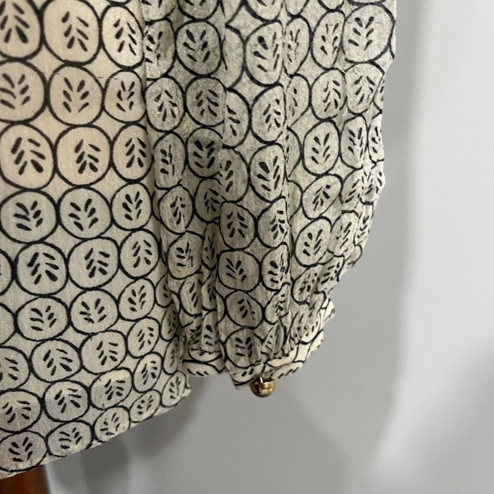 Tory Burch Chic Blouse with Black Embroidery Size 4‎